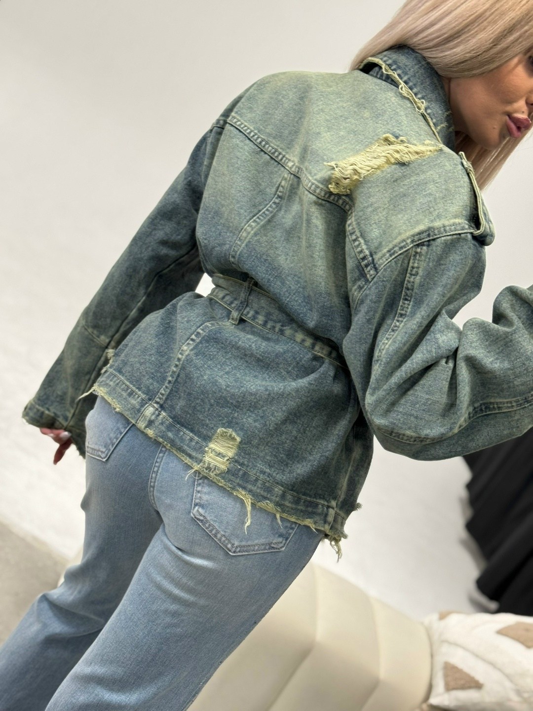 женская джинсовая куртка,куртка джинсовая,стильная джинсовая куртка,джинсовая куртка женская оверсайз,куртка джинсовая оверсайз