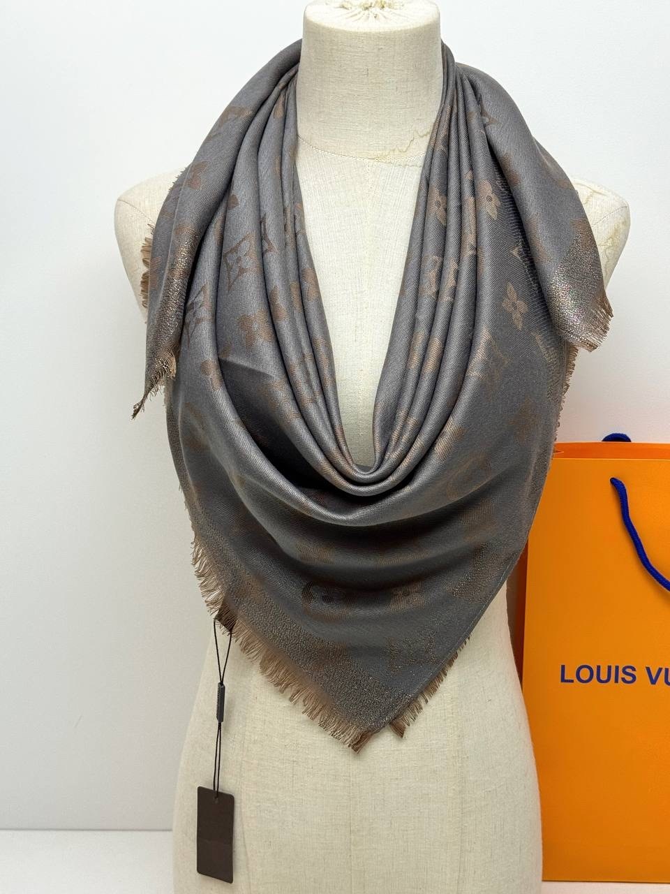 платок louis vuitton,платок луи виттон,женский платок louis vuitton monogram серый,кашемировый платок,платки кашемир