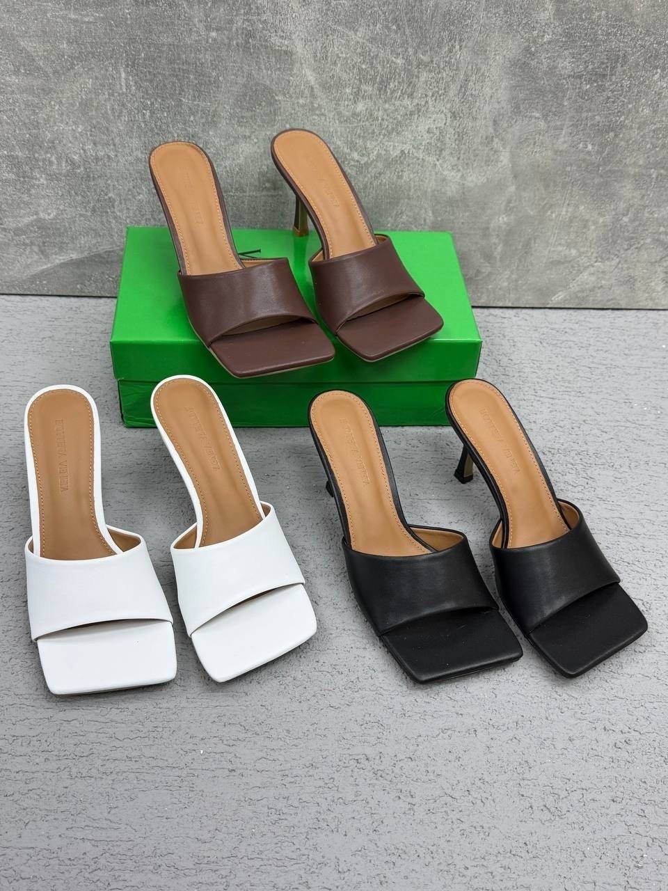 босоножки женские модные,босоножки с квадратным носом,женские босоножки,каблуки босоножки,босоножки на треугольном каблуке