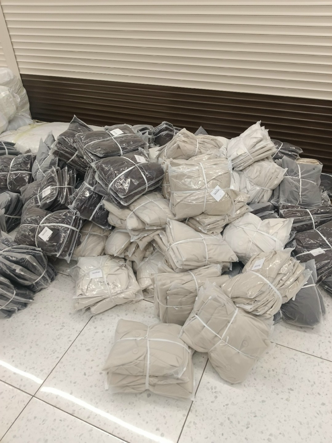 тренч укороченный,тренч с поясом,тренч,женская верхняя одежда,тренч женский