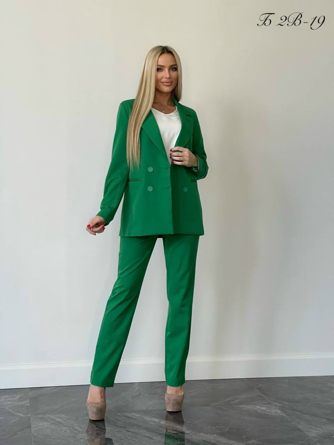 костюм брючный,женский брючный костюм,брючный костюм зеленого цвета,костюм брючный двойка,зелёный костюм брючный
