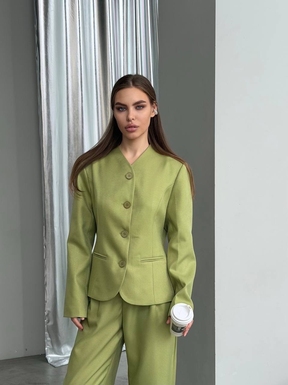 женский брючный костюм,модные костюмы,костюм с брюками,жакет,жакет приталенный