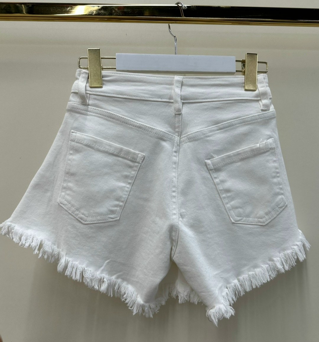 белые джинсовые шорты,женские джинсовые шорты,шорты женские белые,шорты женские,джинсовые шорты
