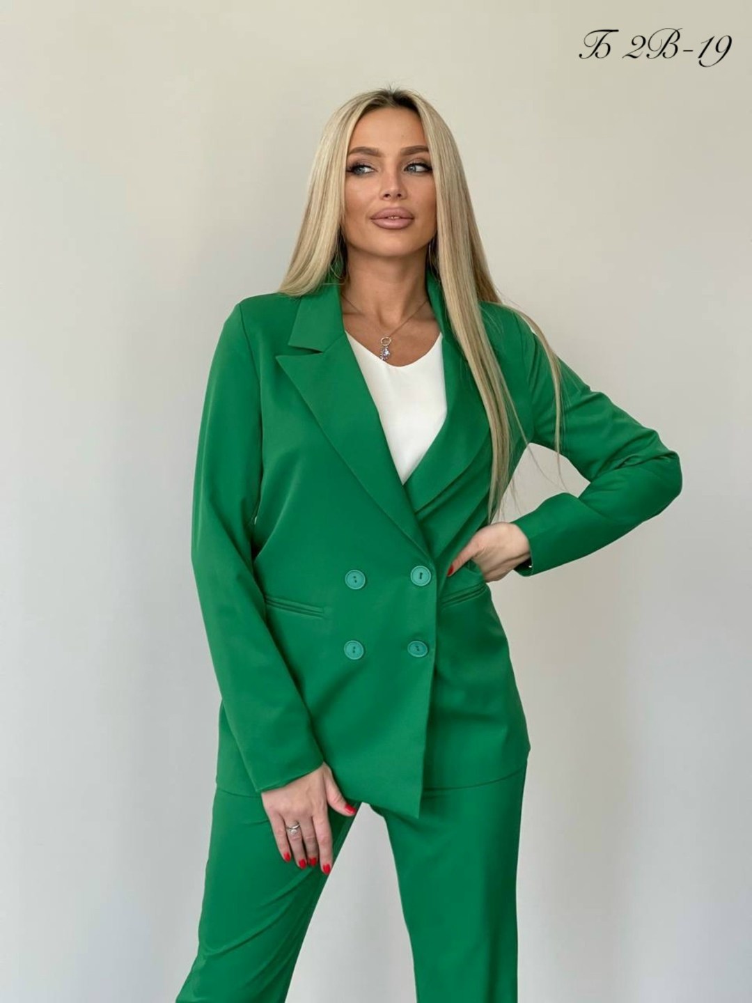 костюм брючный,женский брючный костюм,брючный костюм зеленого цвета,костюм брючный двойка,зелёный костюм брючный