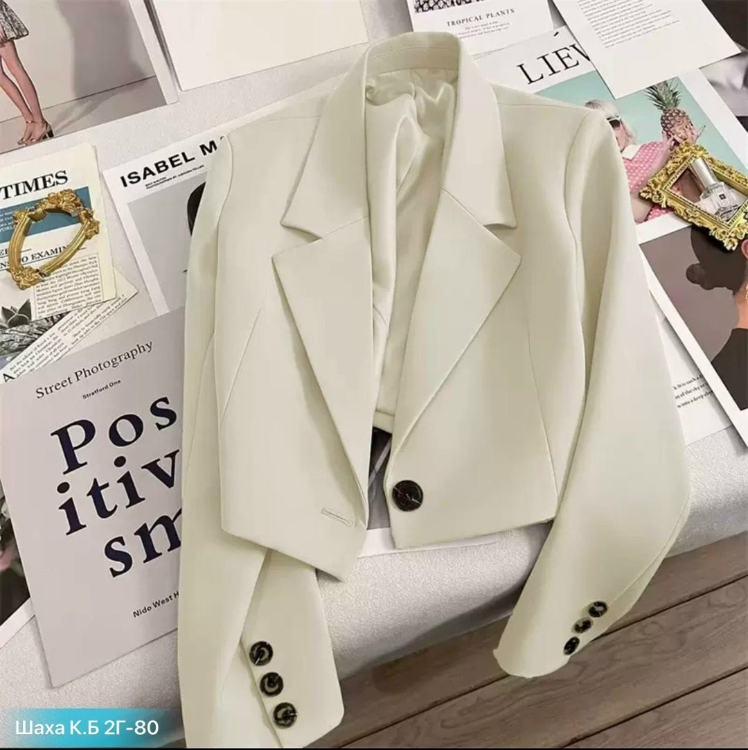 короткий черный пиджак для женщин,женский короткий пиджак,пиджак женский укороченный,пиджак женский укороченный alexander serov,маленький короткий черный пиджак для женщин