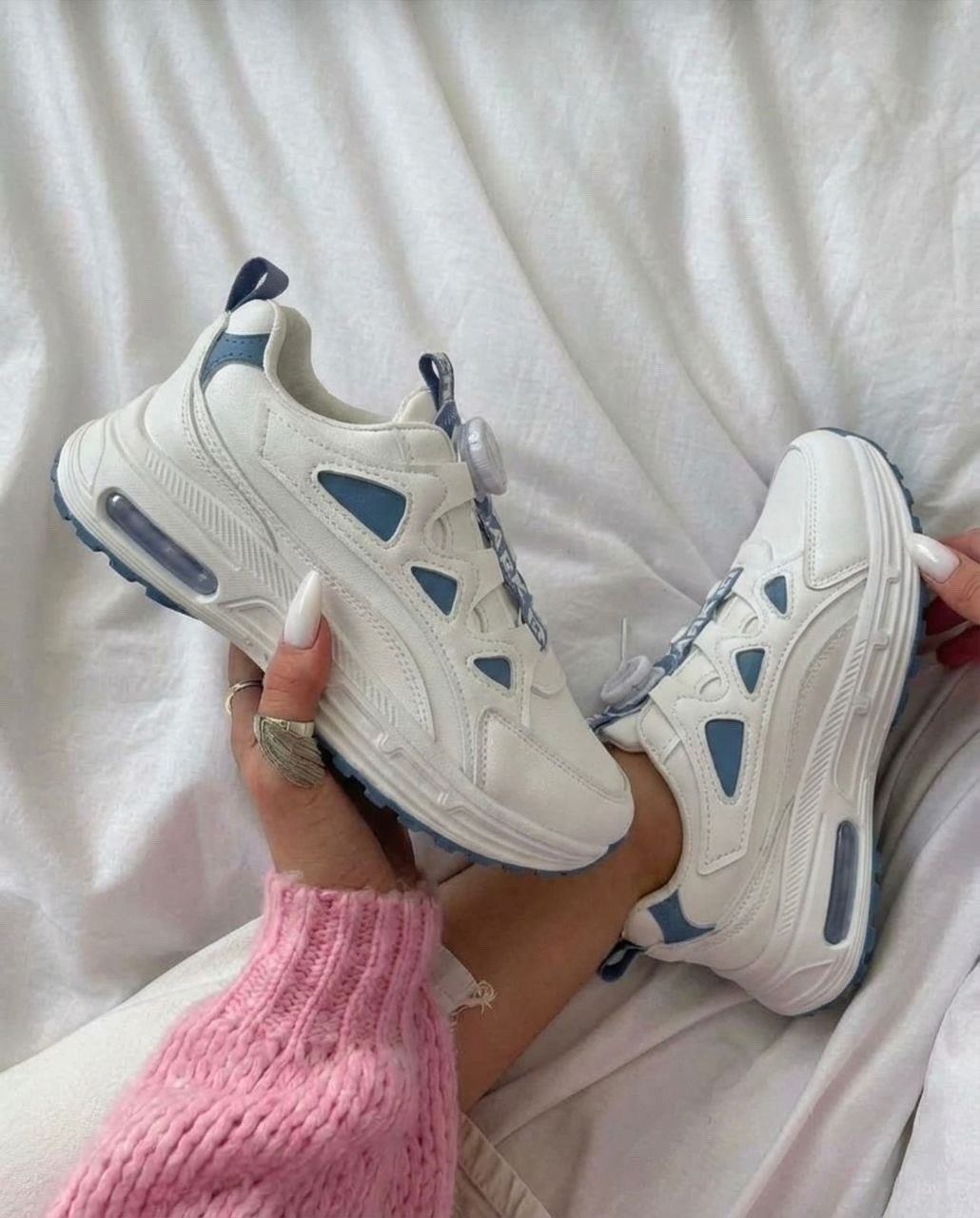 кроссовки,женские кроссовки,спортивная ,,модные кроссовки