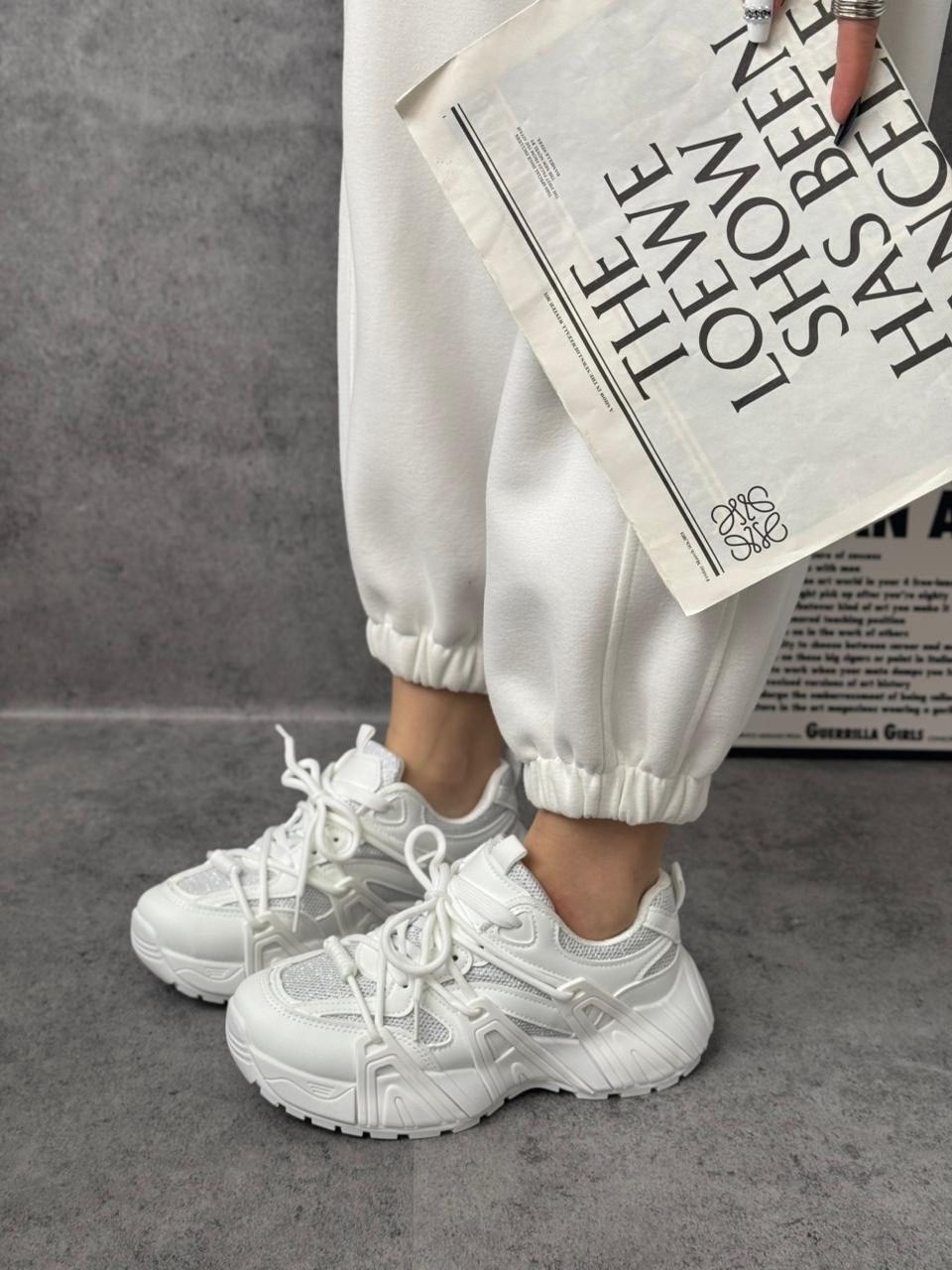 кроссовки женскиe,женские массивные кроссовки,массивные кроссовки,спортивная ,модные кроссовки