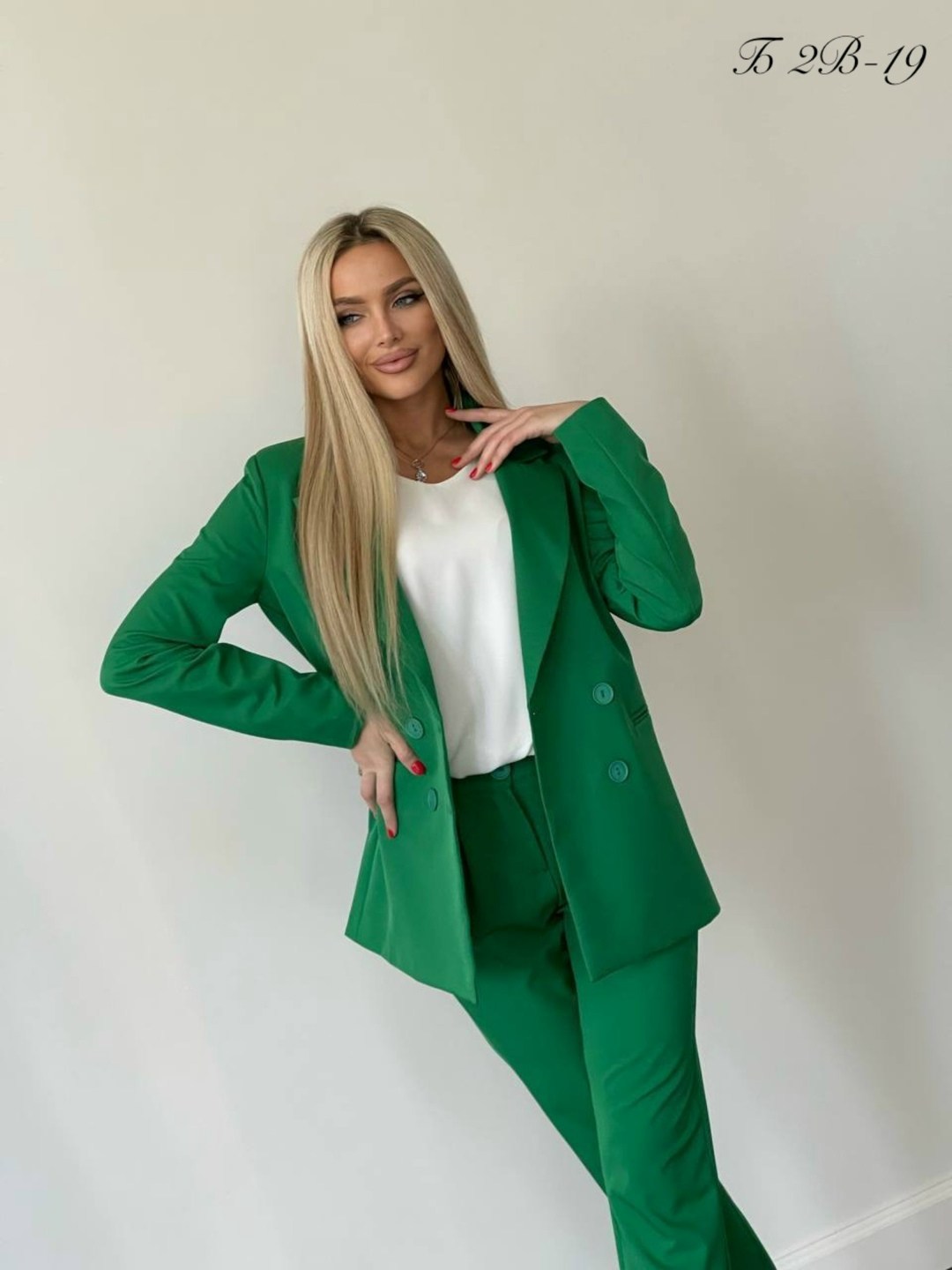 костюм брючный,женский брючный костюм,брючный костюм зеленого цвета,костюм брючный двойка,зелёный костюм брючный
