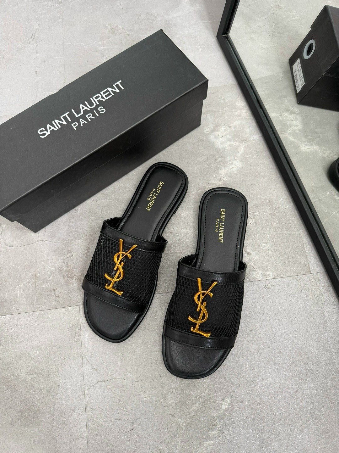 босоножки yves saint laurent,,шлепки ив сен лоран,шлепанцы женские,шлепки женские