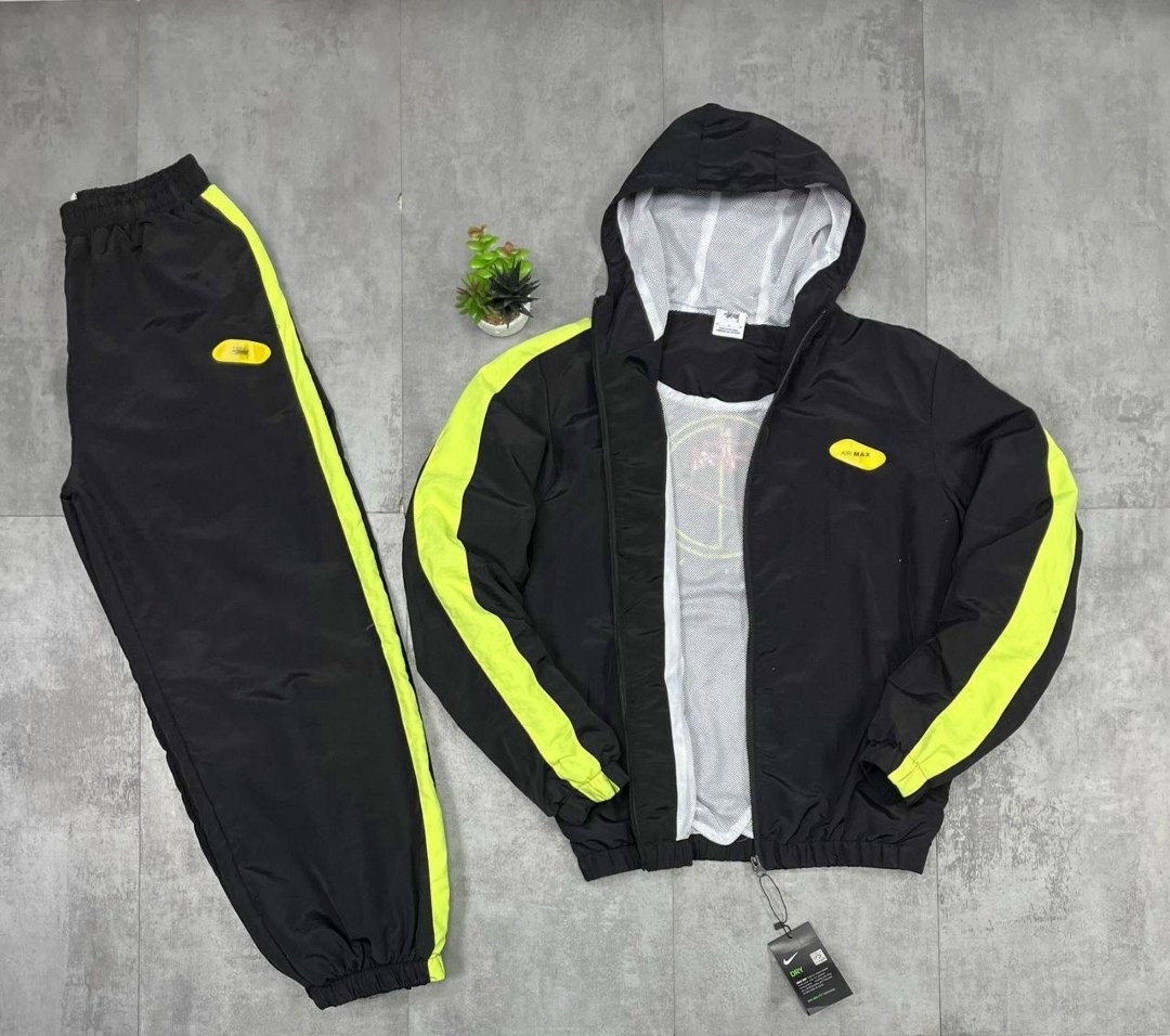 зеленая куртка,ветровка куртка,спортивная куртка,куртка nike