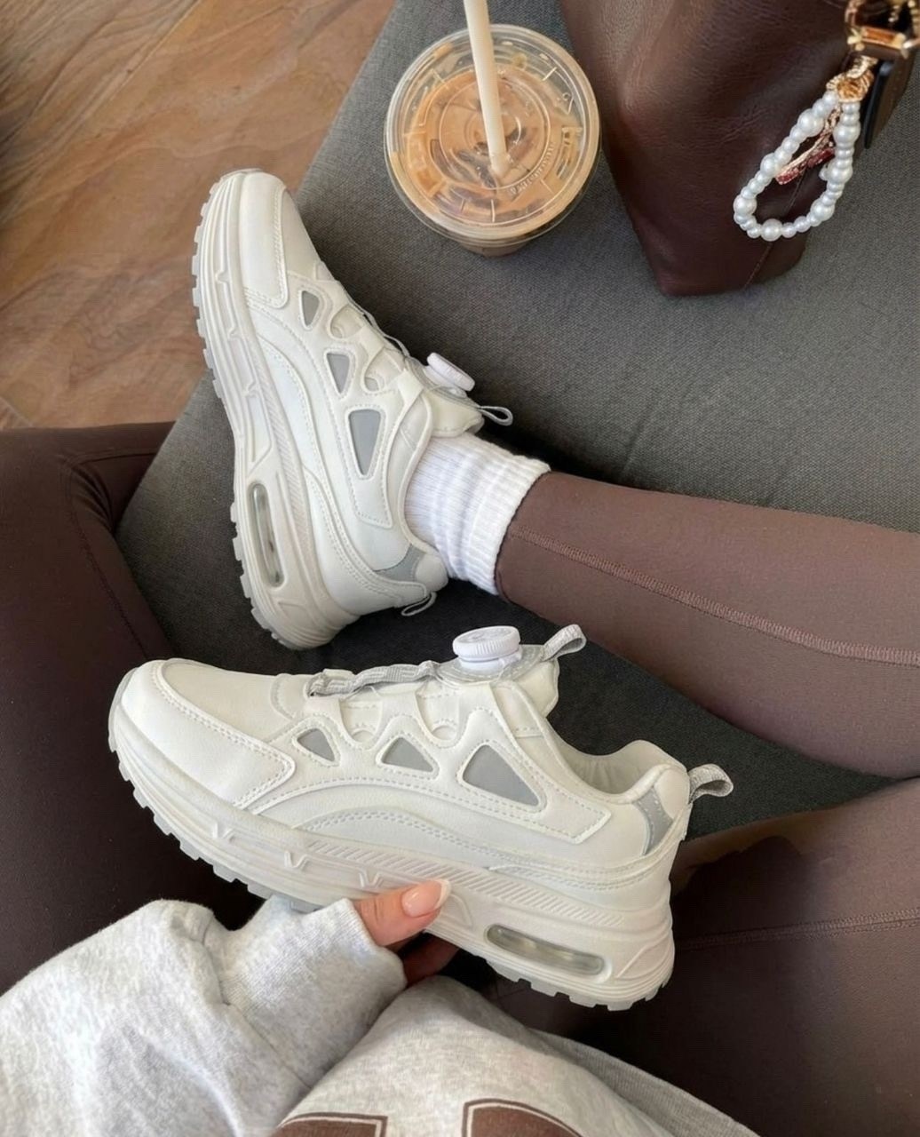 кроссовки,женские кроссовки,спортивная ,,модные кроссовки