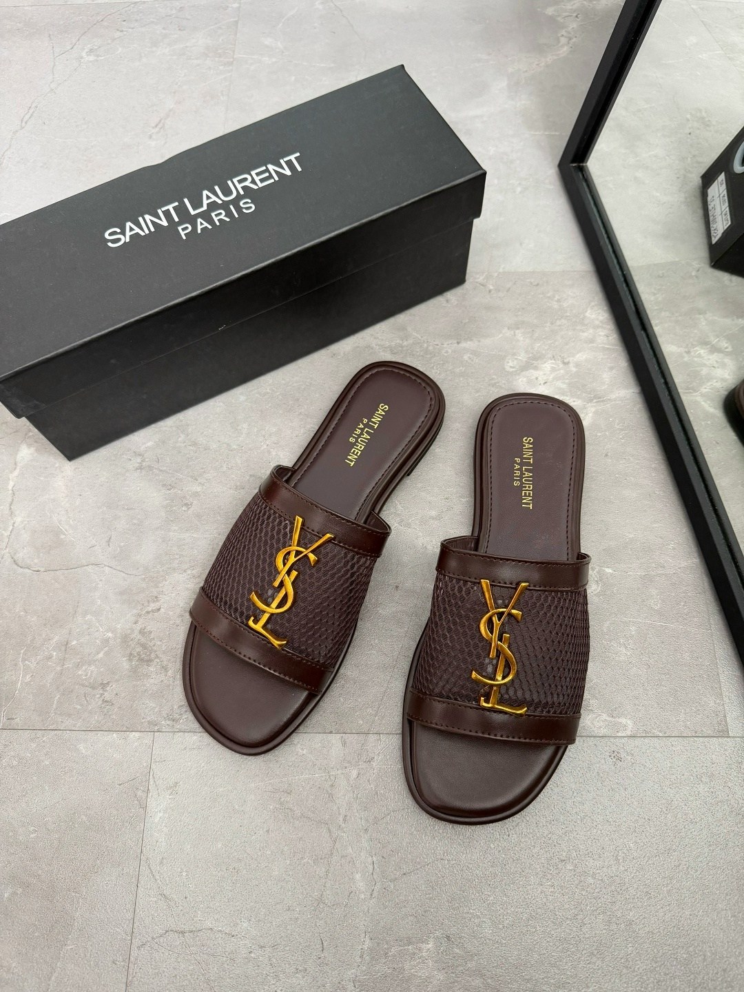 босоножки yves saint laurent,,шлепки ив сен лоран,шлепанцы женские,шлепки женские