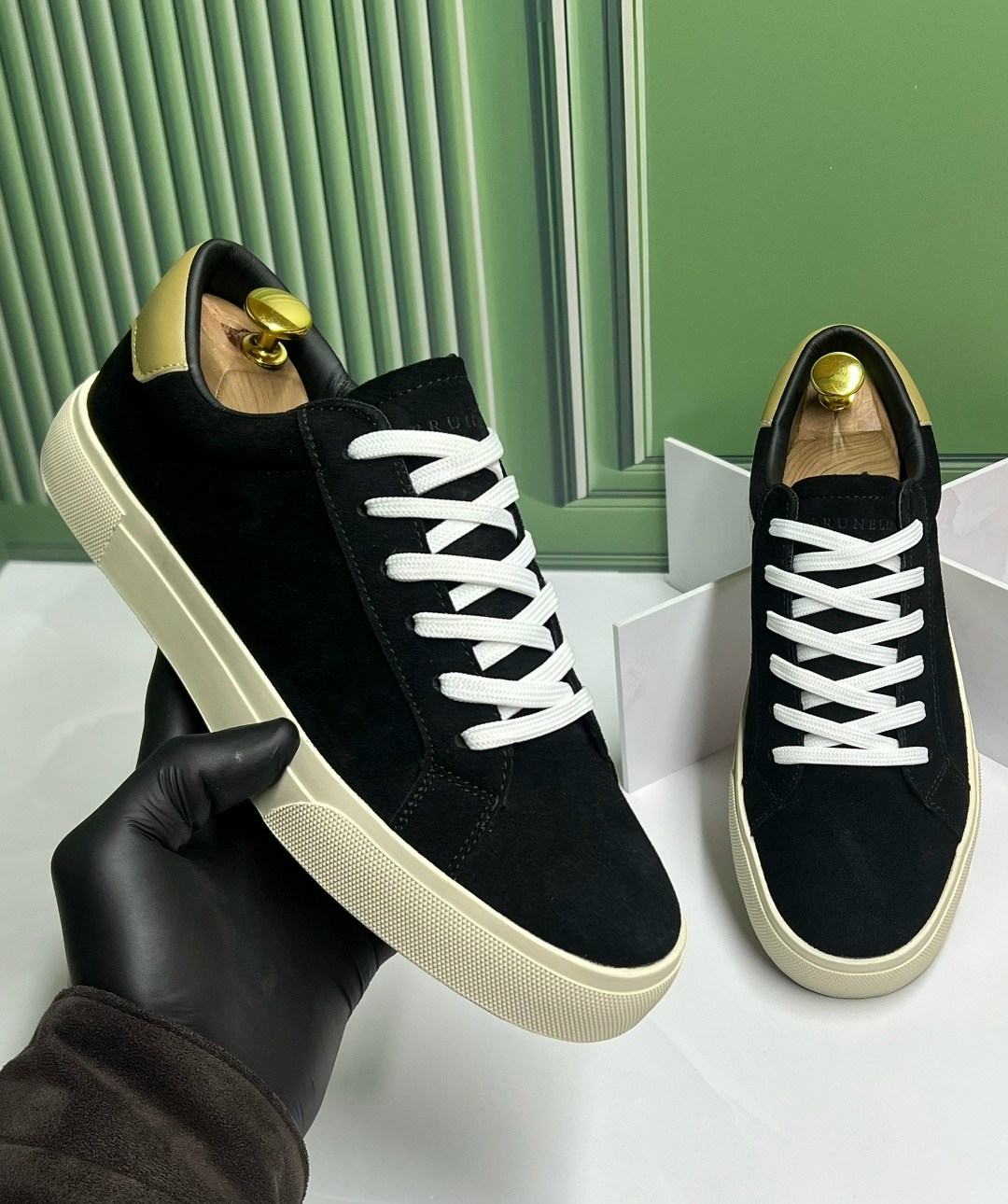 замшевые кеды,замшевые кроссовки,замшевые кеды saint laurent m377333,кеды замшевые мужские,замшевые кеды brunello cucinelli