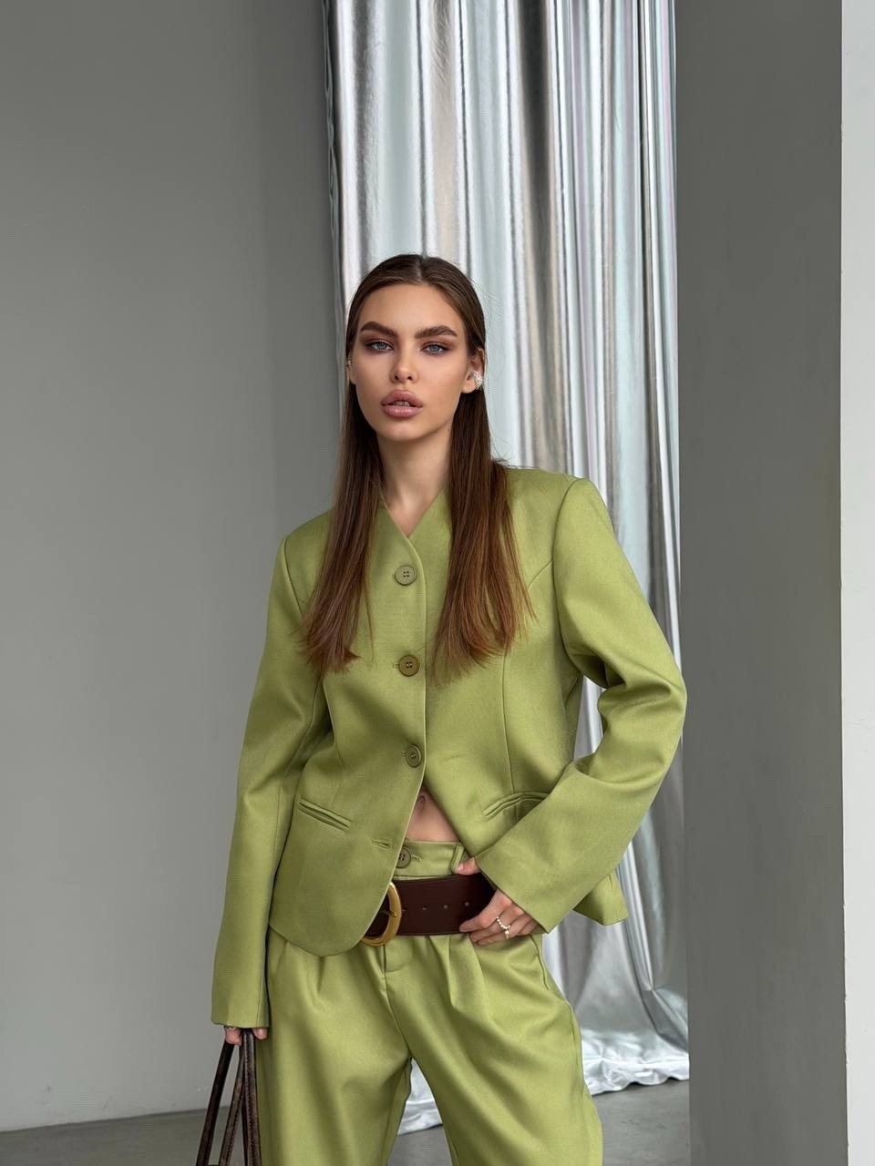 женский брючный костюм,модные костюмы,костюм с брюками,жакет,жакет приталенный