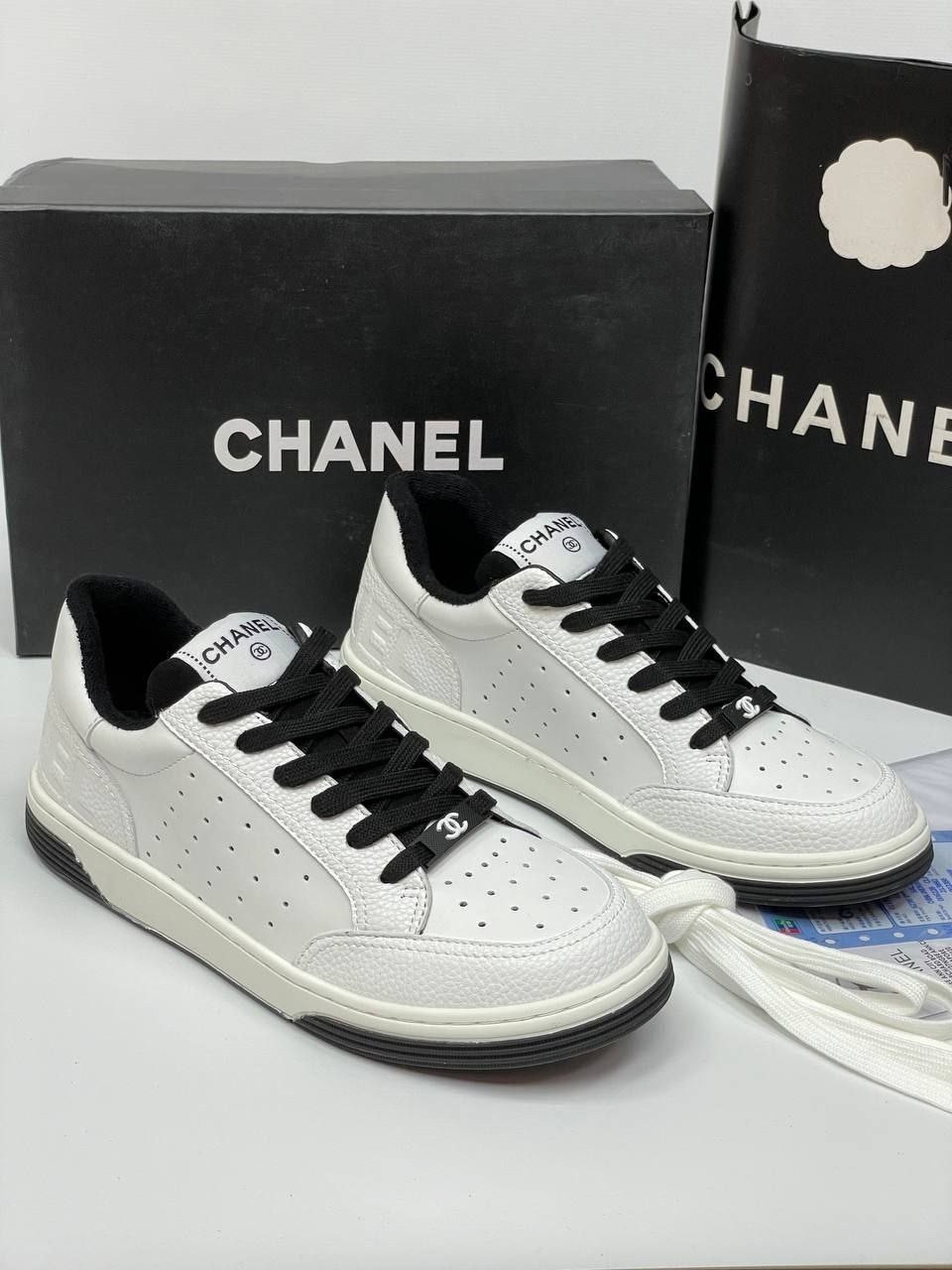 chanel кроссовки,кеды chanel,женские кроссовки chanel,кеды женские chanel,кеды chanel белые кроссовки с логотипом