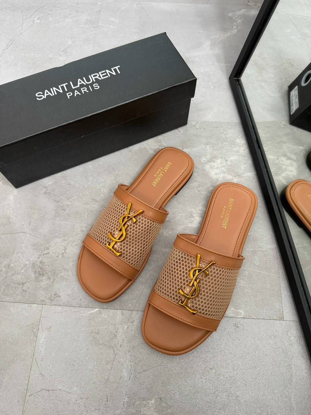 босоножки yves saint laurent,,шлепки ив сен лоран,шлепанцы женские,шлепки женские