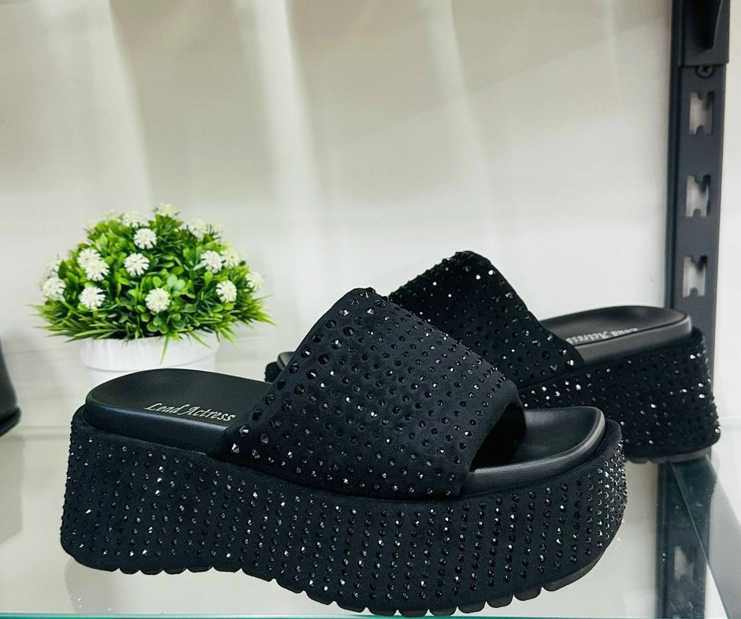 ,женские шлепанцы на платформе,женские шлепанцы,шлепанцы на платформе,модные шлепанцы