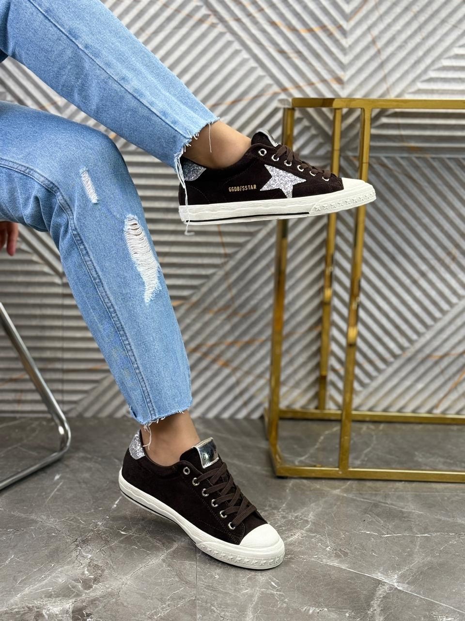 ,кеды golden goose женские с камнями,кеды golden goose,лаковые кроссовки golden goose,женская