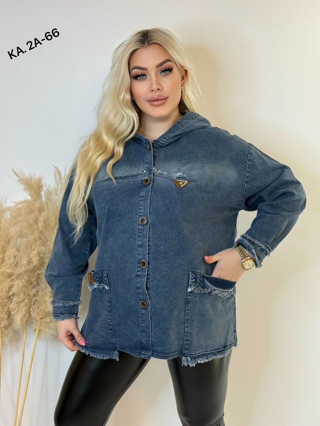 женская джинсовая куртка больших размеров с,куртка джинсовая женская,джинсовка с капюшоном,джинсовая куртка,джинсовая куртка большие размеры