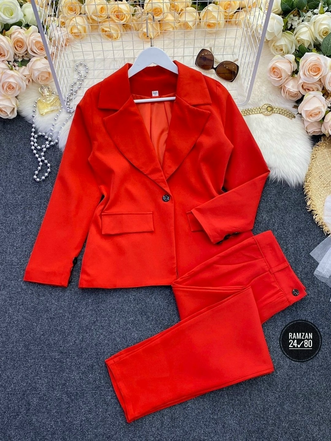 брючный костюм dilana vip 1942 красный,костюм брючный 2120 красный dilanavip,брючный костюм dilana vip 2120 красный,брючный костюм dilanavip 2120 красный тройка,брючный костюм красного цвета