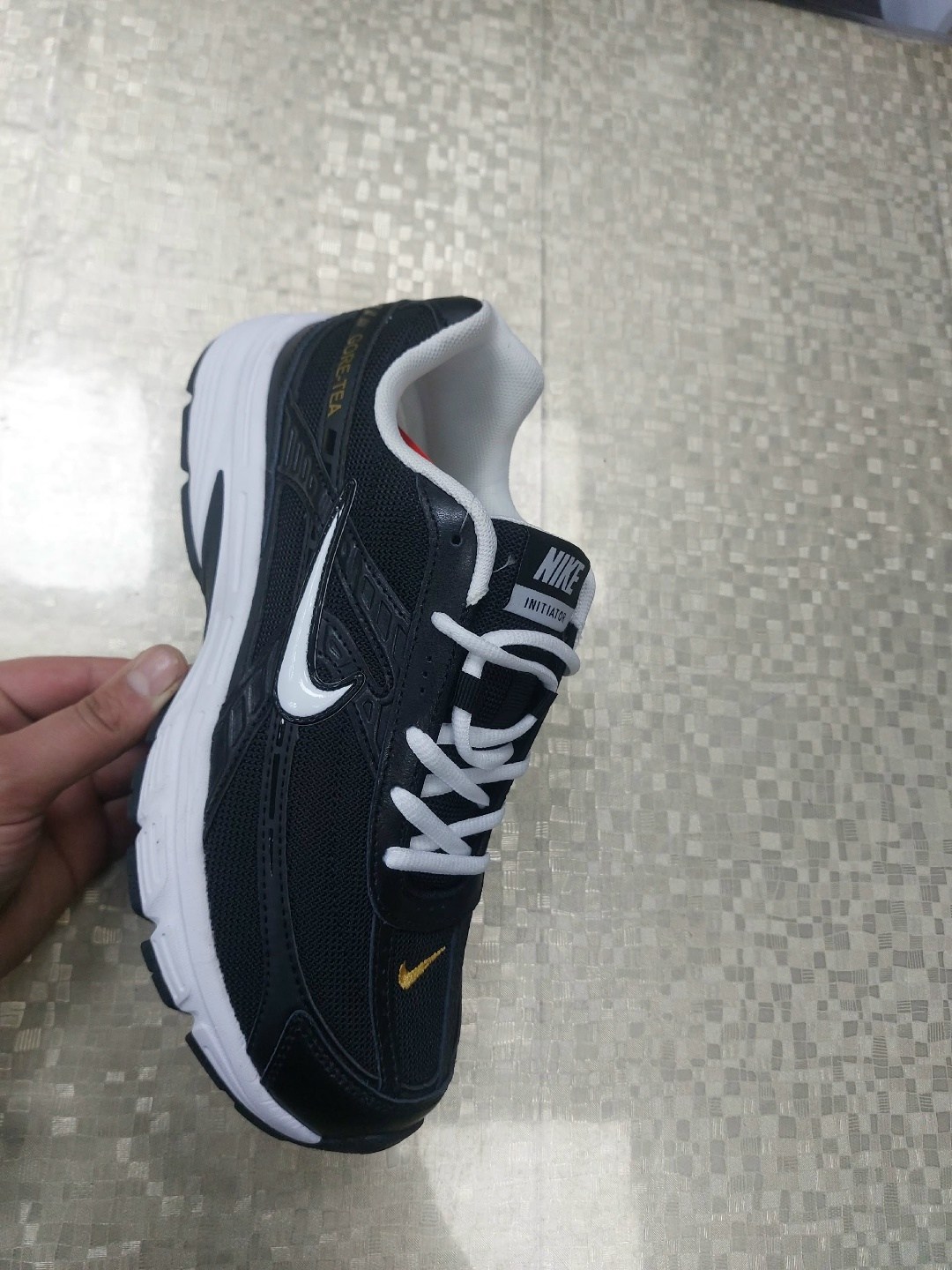 кроссовки,кроссовки nike,кроссовки nike initiator,спортивные кроссовки,спортивная