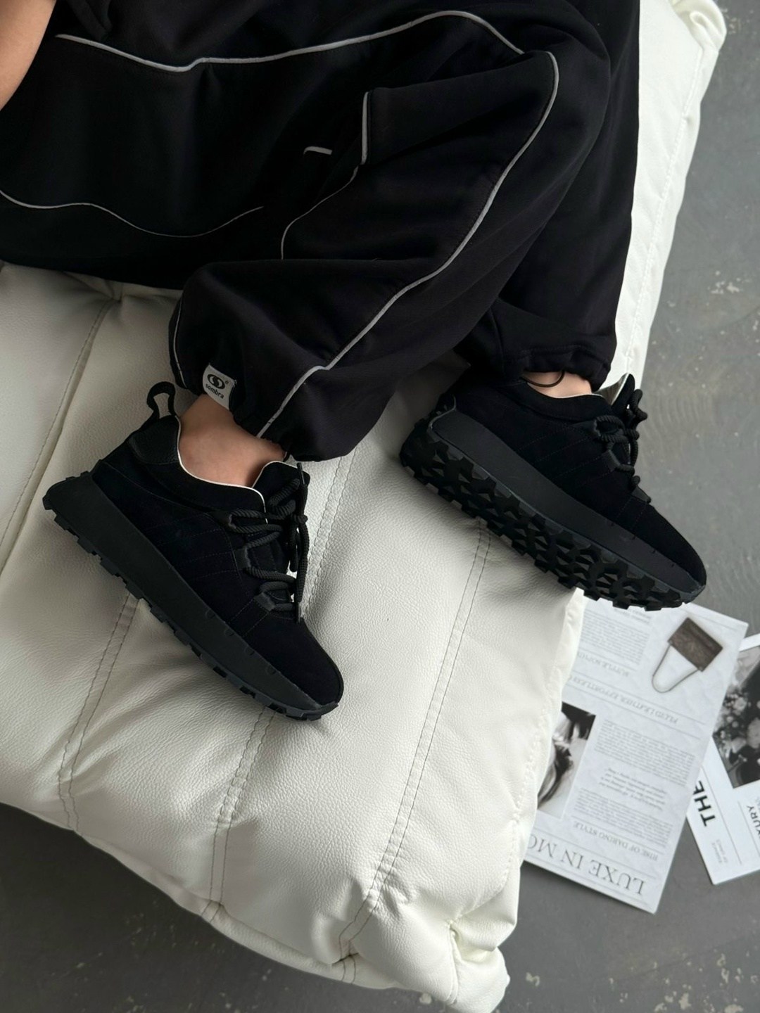 ,кроссовки женские,черные кроссовки,черные женские кроссовки,замшевые кроссовки