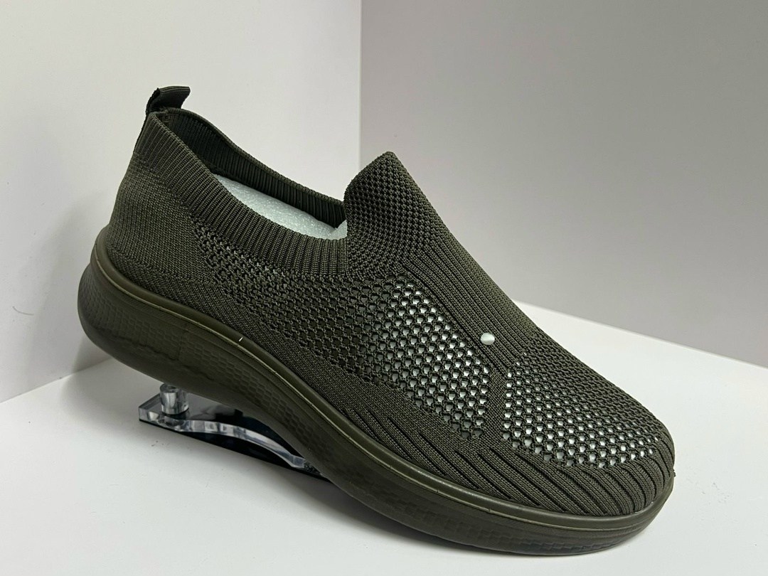 кроссовки слипоны,,спортивная ,кроссовки женскиe,слипоны женские