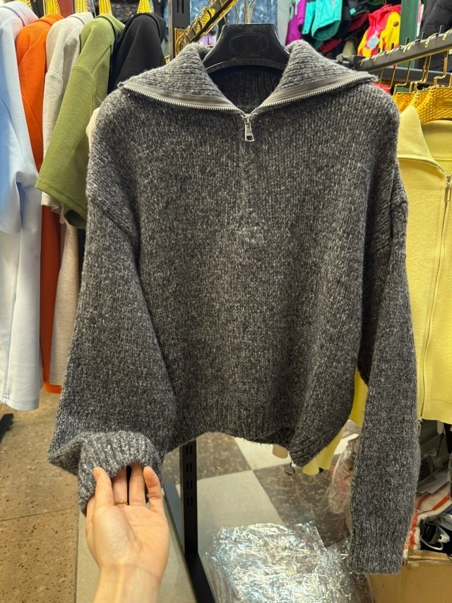 удлиненный вязаный свитер оверсайз с горлом на молнии semybear,свитер engibar,свитер на молнии,свитер вязаный,свитер поло оверсайз на молнии kaiser shop