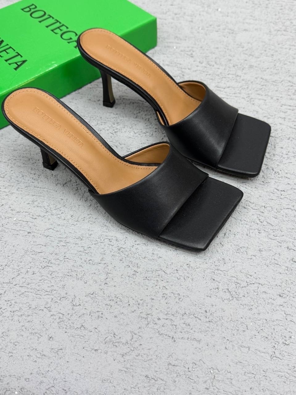 босоножки женские модные,босоножки с квадратным носом,женские босоножки,каблуки босоножки,босоножки на треугольном каблуке