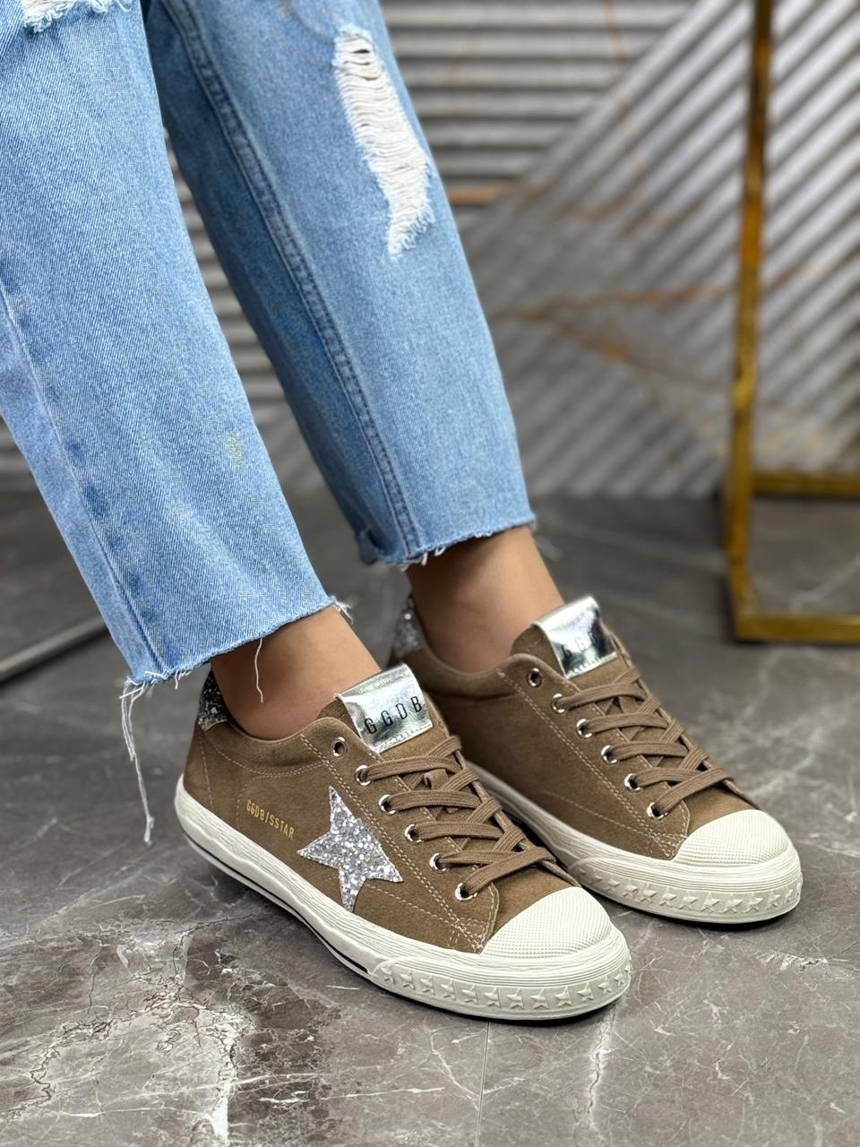 ,кеды golden goose женские с камнями,кеды golden goose,лаковые кроссовки golden goose,женская