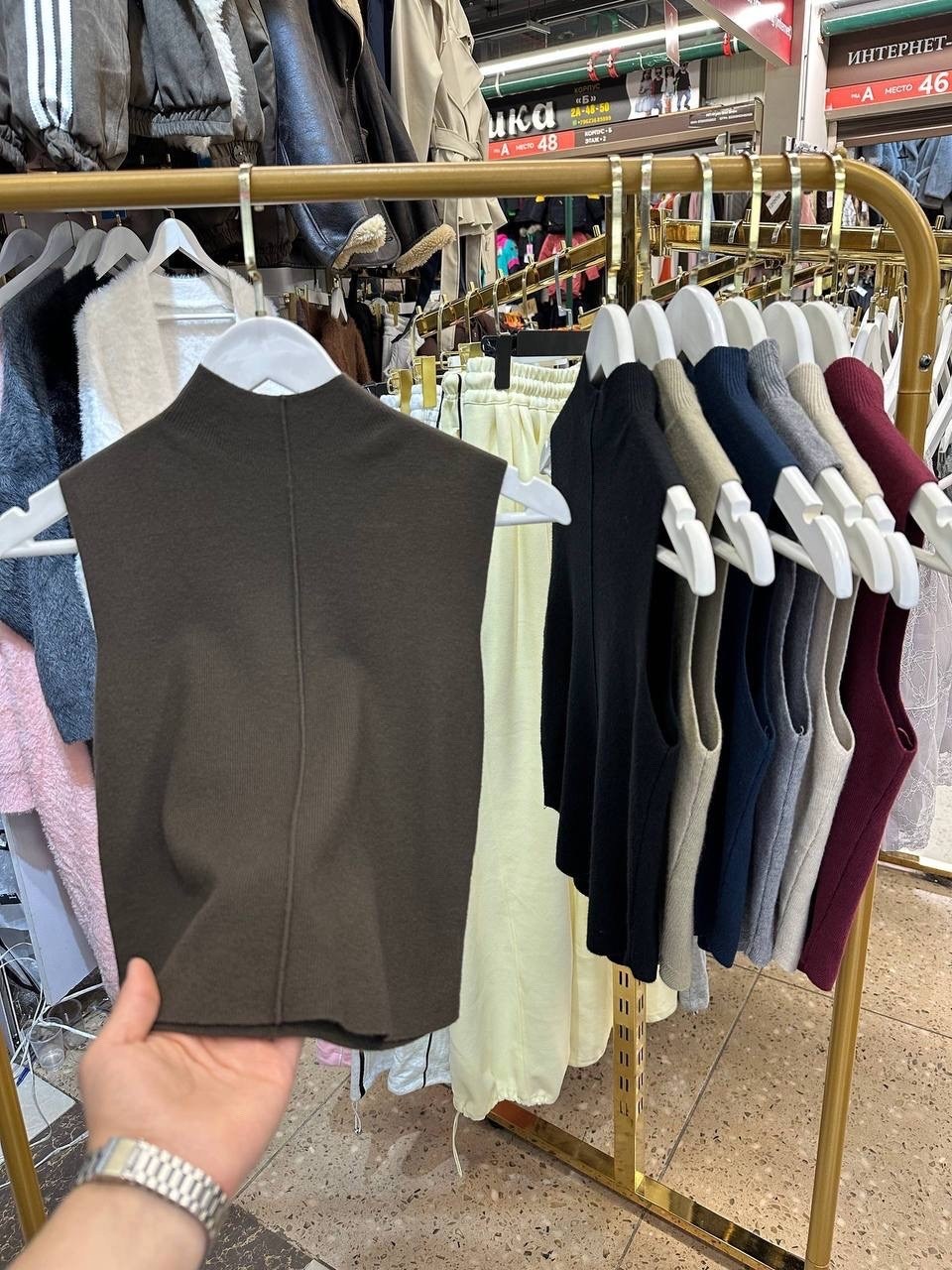 трикотажный жилет,жилетка женская,трикотажная без рукавов,вязаный жилет,свитер без рукавов