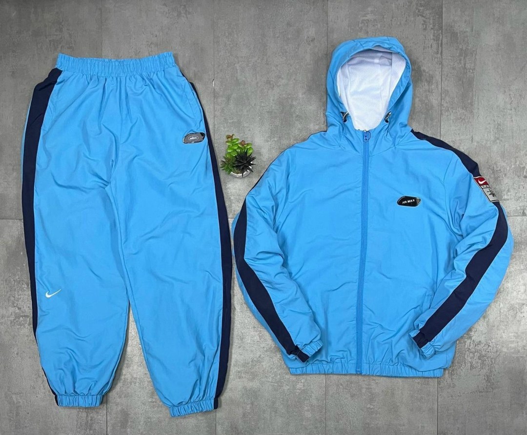 зеленая куртка,ветровка куртка,спортивная куртка,куртка nike