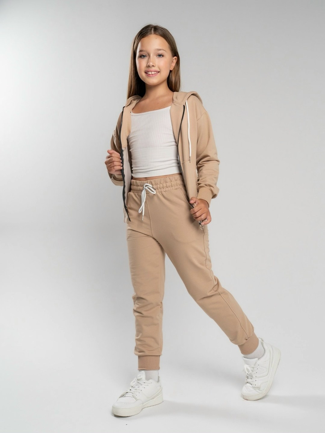 брюки для девочек,толстовка и брюки,костюм бежевый,спортивные костюмы для девочек,костюм с брюками