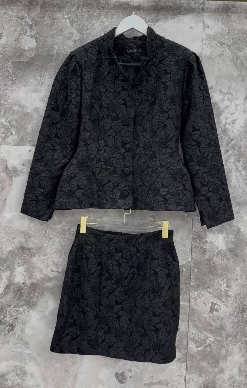 зарина розовый твидовый костюм,укороченная кружевная куртка rowan alexia admor розовый,женские костюмы с юбкой,костюм с юбкой,женская мода