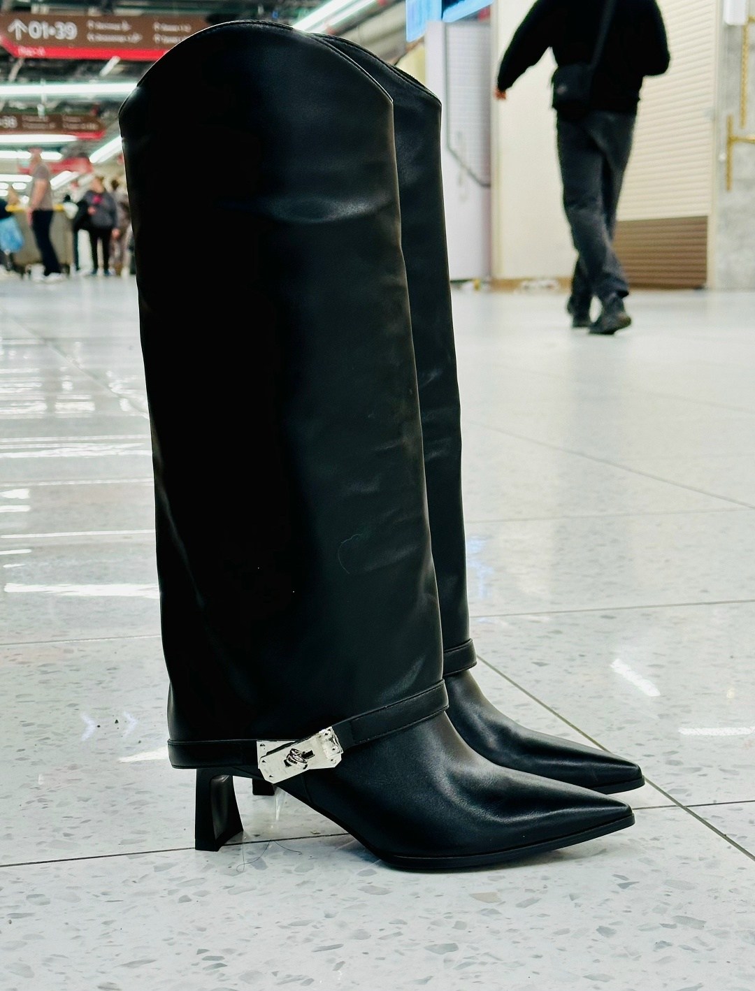 сапоги трубы на каблуке демисезонные alessandra maddoni,сапоги трубы на каблуке демисезонные alessandra maddoni цвет черный,сапоги трубы на каблуке демисезонные lady victoria,женские сапоги,сапоги тру