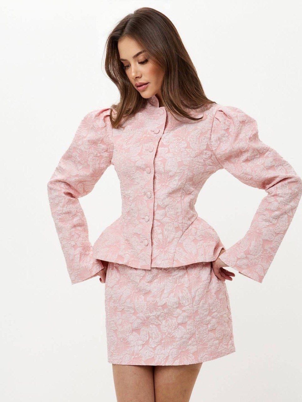 зарина розовый твидовый костюм,укороченная кружевная куртка rowan alexia admor розовый,женские костюмы с юбкой,костюм с юбкой,женская мода