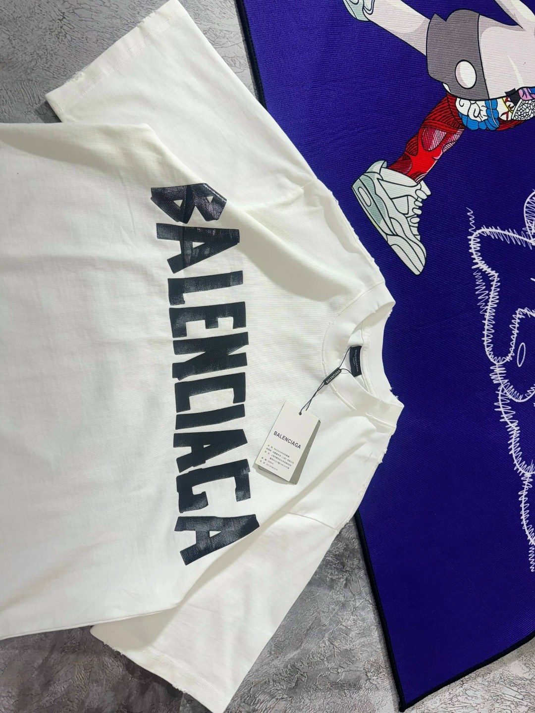 футболка balenciaga,футболки для мужчин,баленсиага кристобаль,футболки мужские