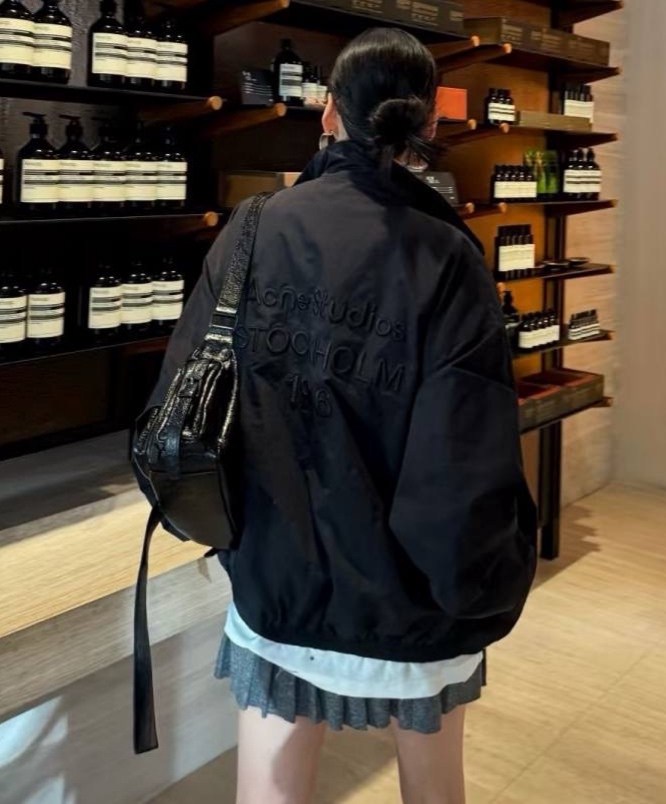 куртка оверсайз,куртка свободного кроя,повседневная куртка,куртки оверсайз 2026 женские,куртка бомбер