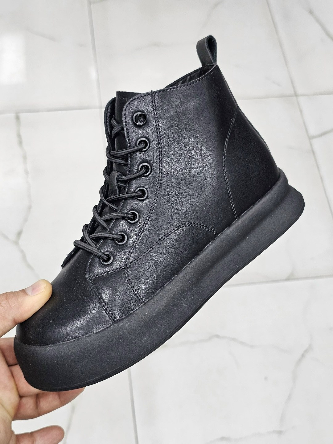 ,ботинки женские,женская ,бежевые ботинки,женские высокие ботинки