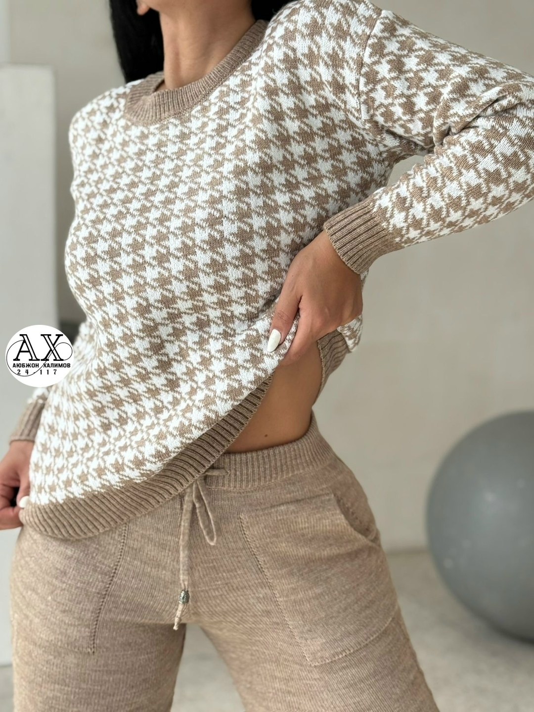 трикотажный джемпер,модные свитера,костюм вязаный,джемпер с принтом,джемпер трикотажный с принтом