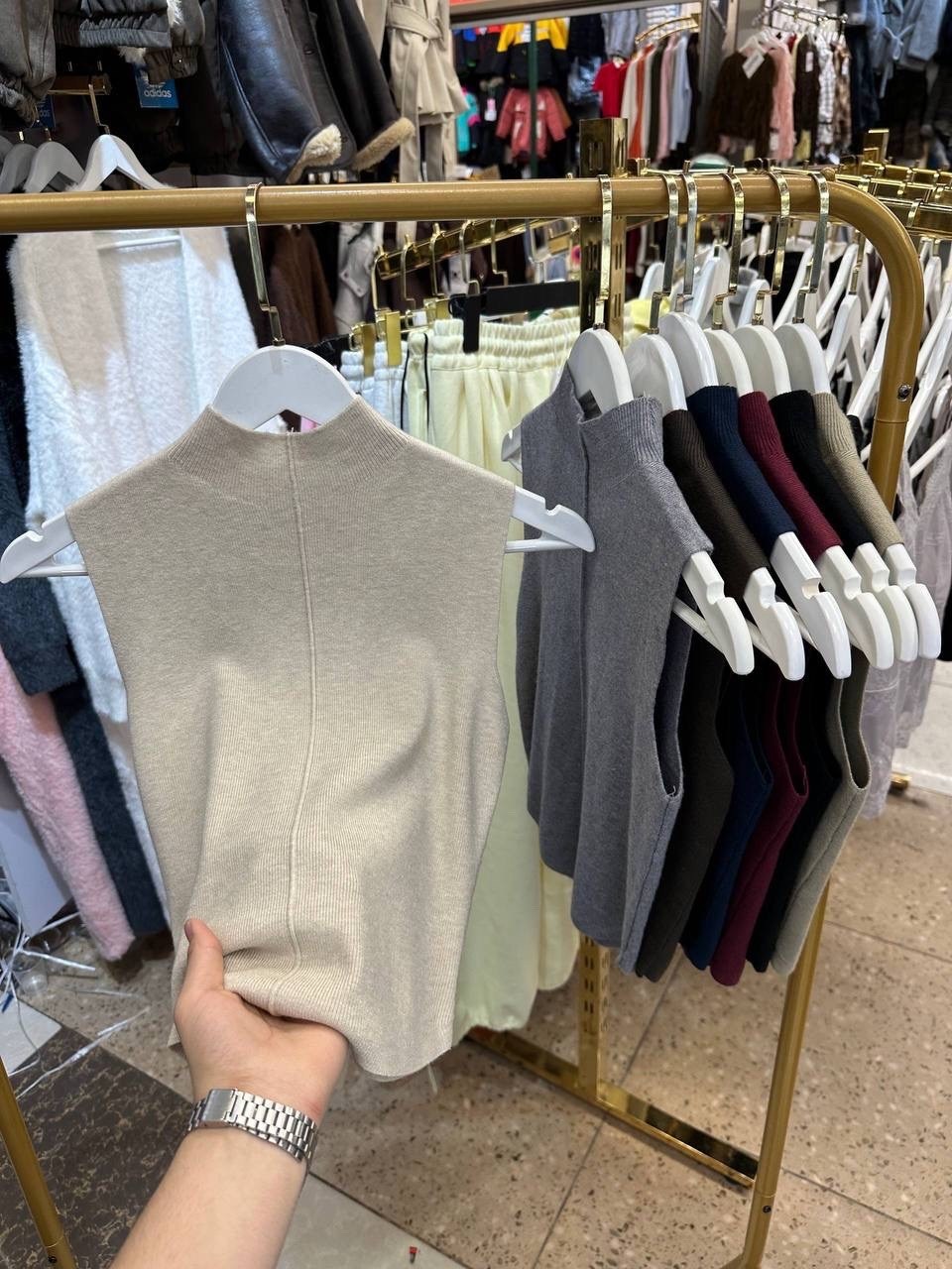 трикотажный жилет,жилетка женская,трикотажная без рукавов,вязаный жилет,свитер без рукавов