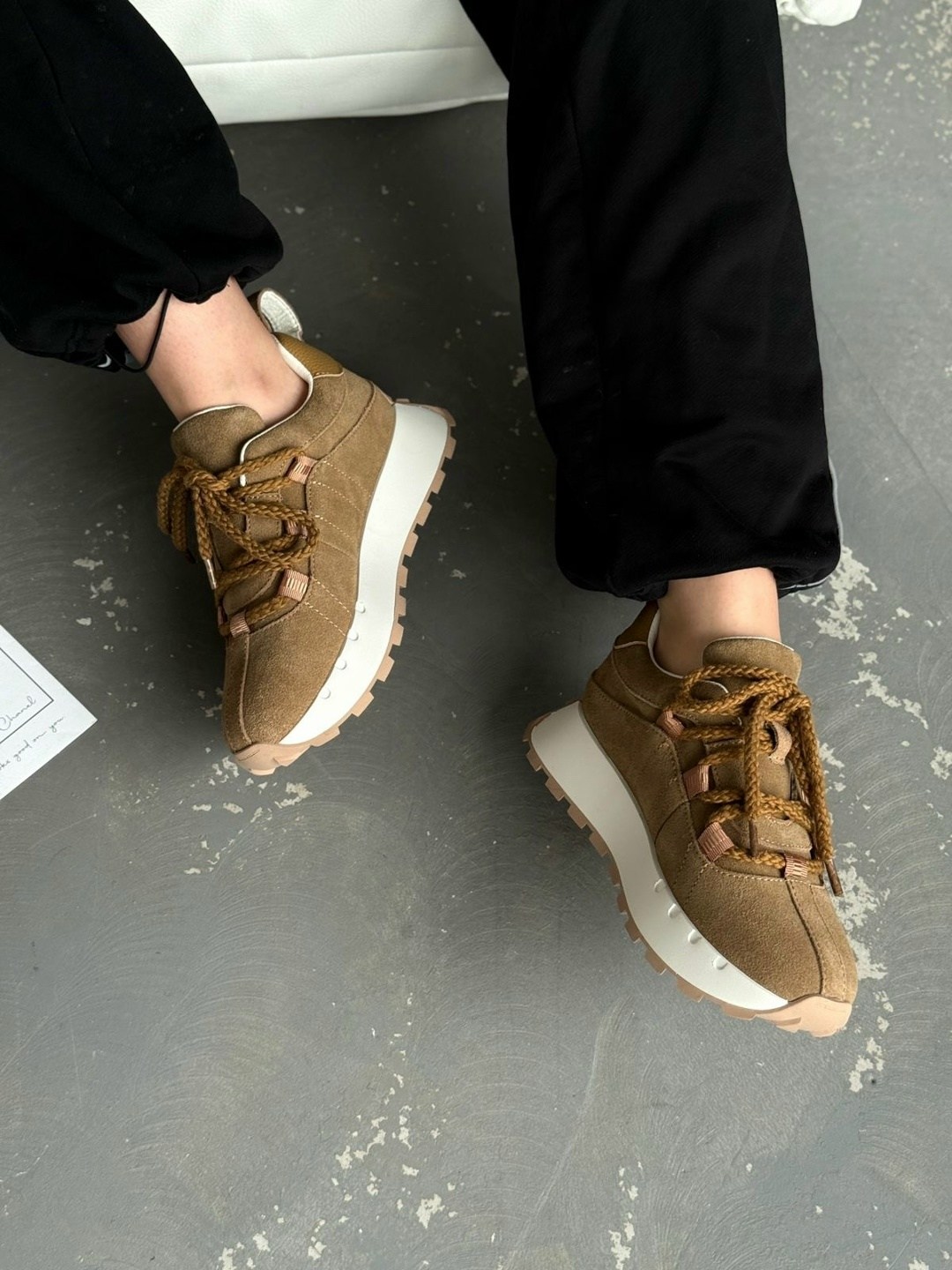 ,кроссовки женские,черные кроссовки,черные женские кроссовки,замшевые кроссовки