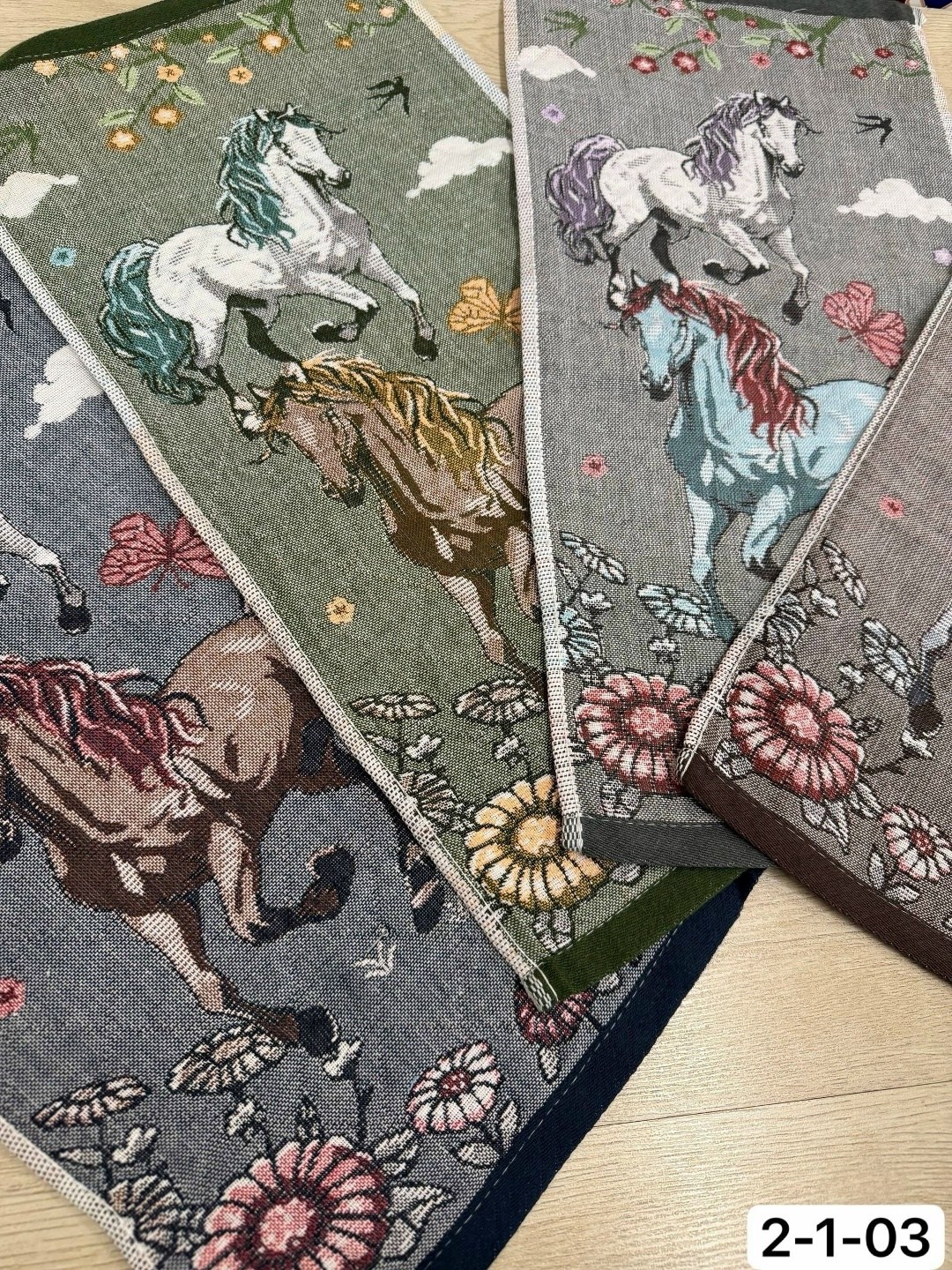 полотенце с конем,полотенца льняные,полотенце с лошадью,полотенца с лошадью набор подарочный,полотенец