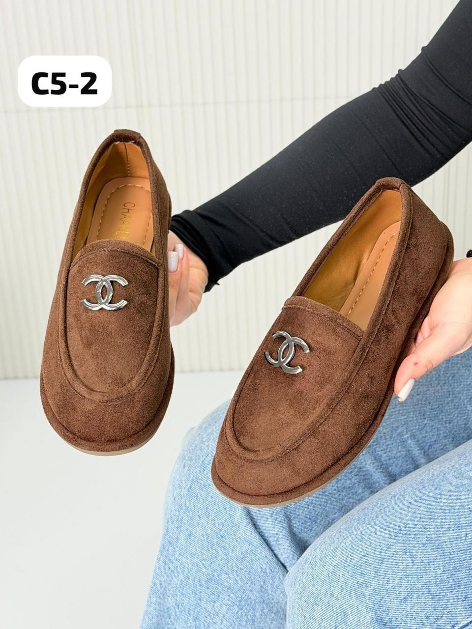 ,лоферы женские,лоферы женские на меху chanel,лоферы loro piana женские,женские замшевые лоферы chanel коричневые с мехом