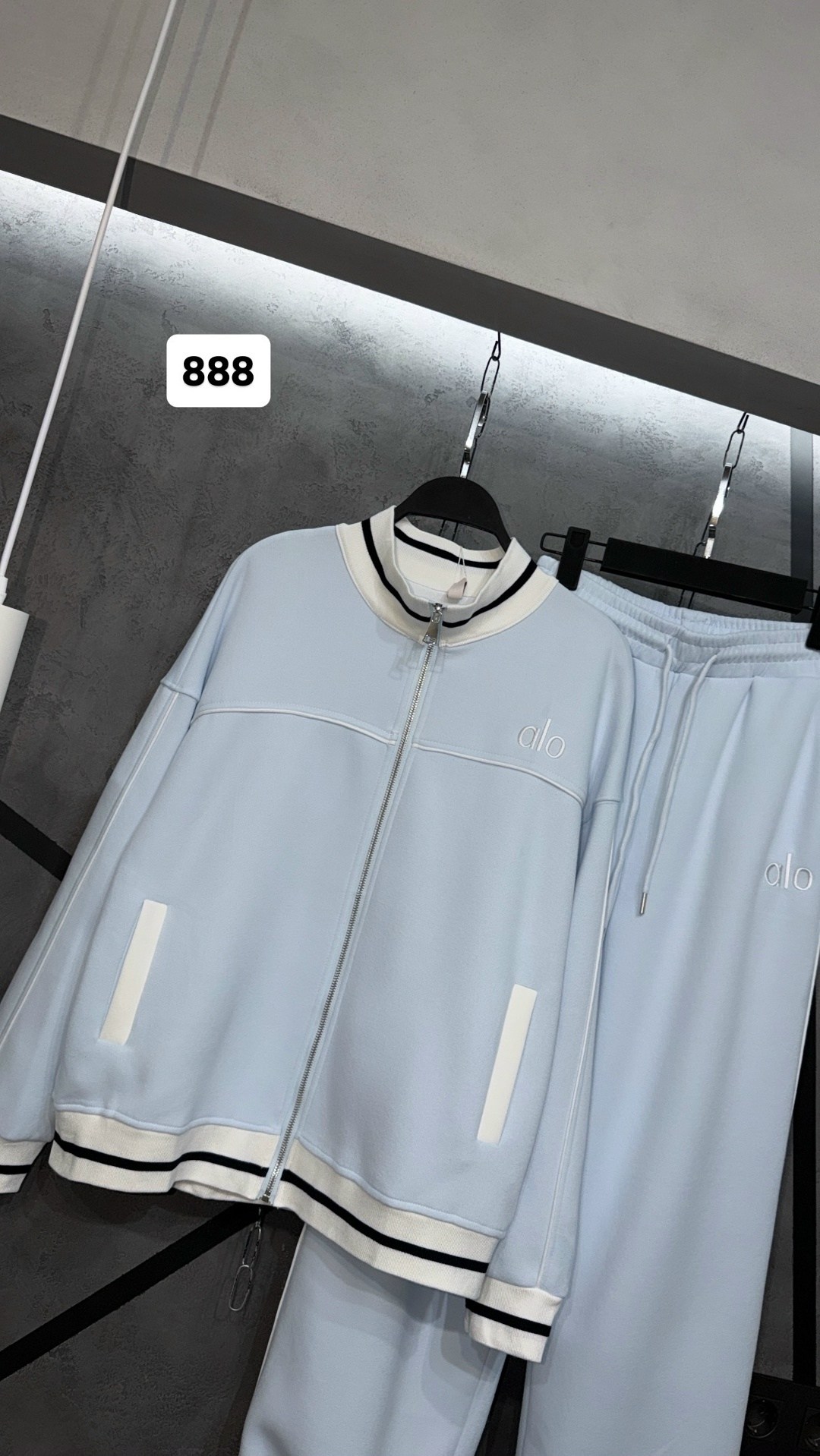 спортивный костюм celine,спортивный костюм луи виттон,спортивные женские костюмы,костюм спортивный,спортивный костюм louis