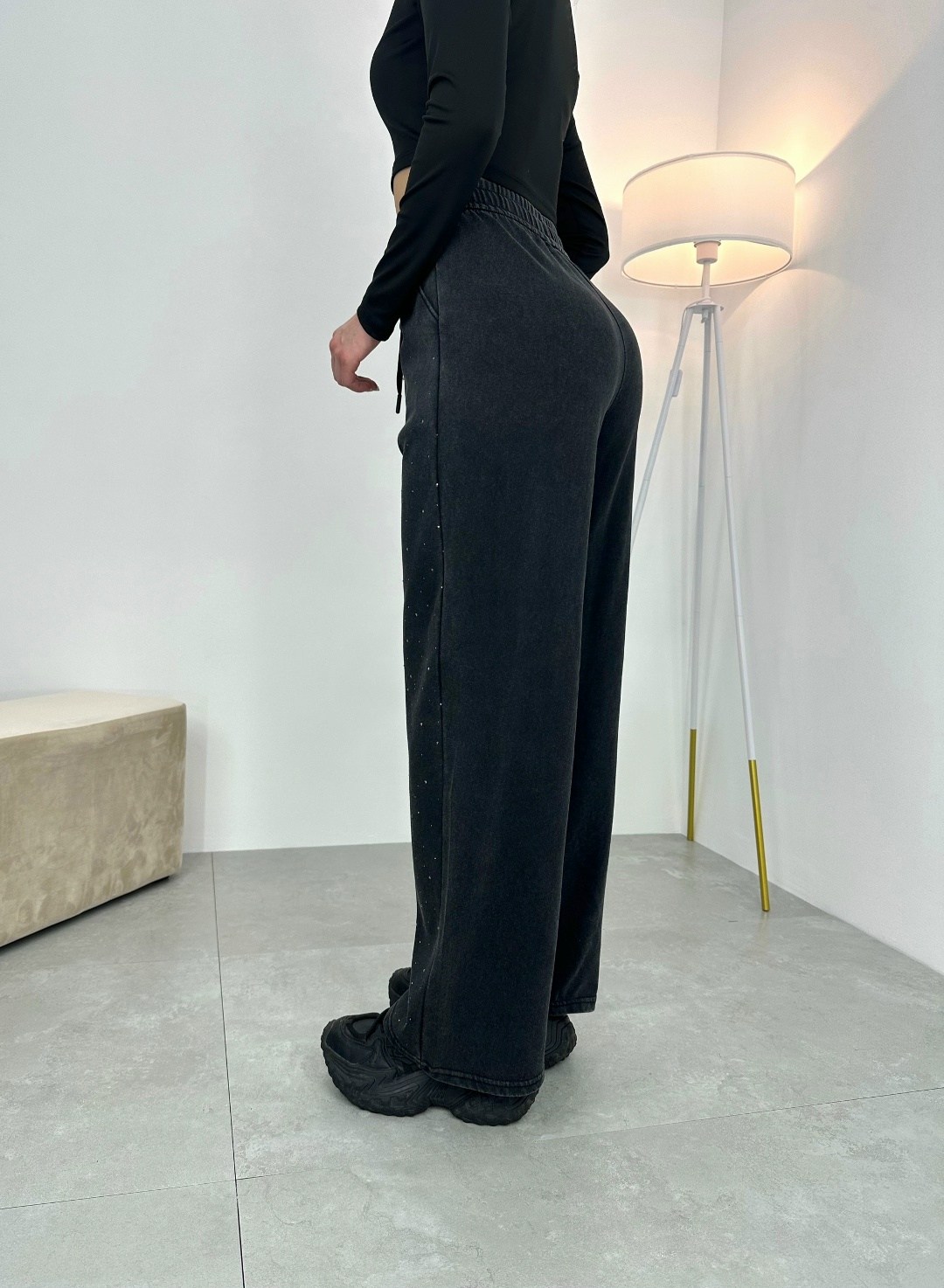 спортивные брюки со стразами женские,брюки со стразами,брюки со стразами miaty,штаны со стразами,женские брюки со стразами