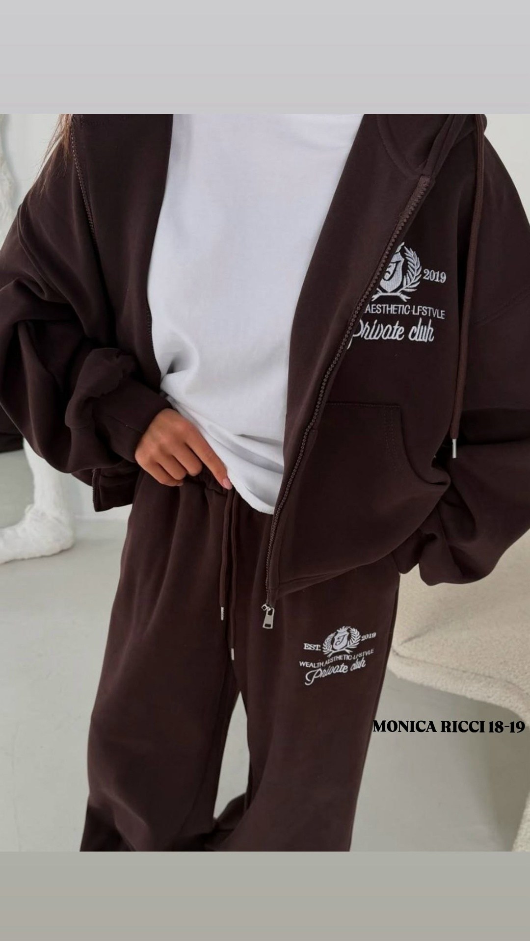 спортивный костюм,спортивный костюм женский,спортивный костюм miu miu женский,женские костюмы