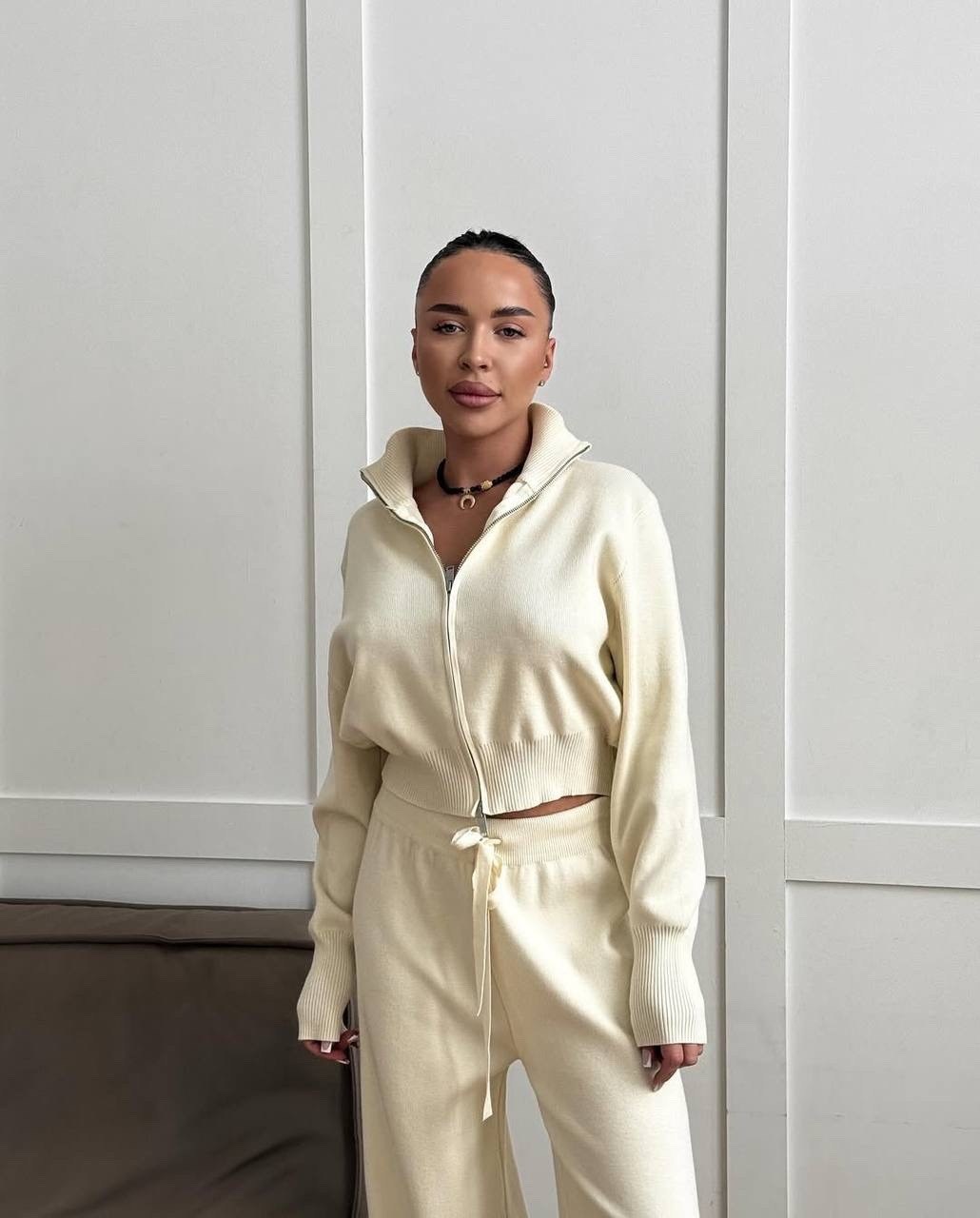 брючный костюм,костюм с брюками,женский костюм,костюм бежевый,брючный костюм женский