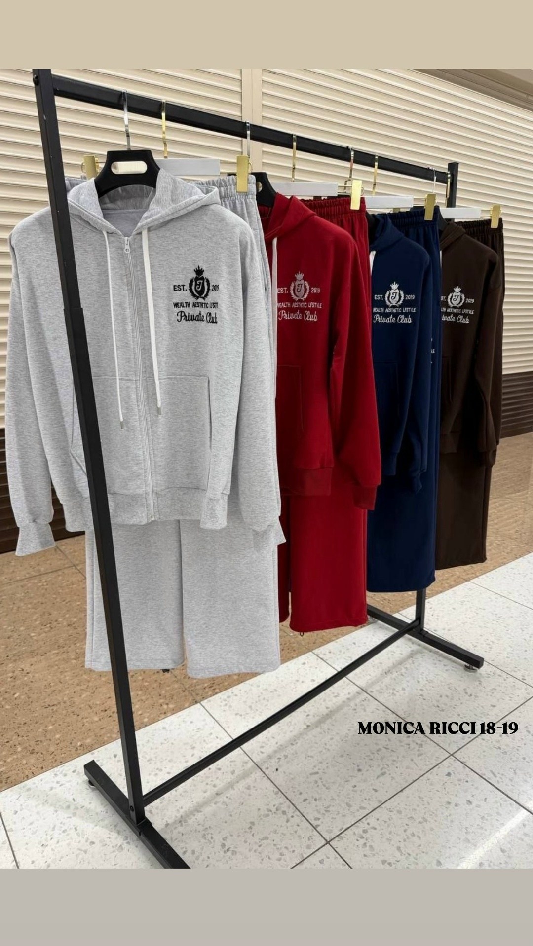 спортивный костюм,спортивный костюм женский,спортивный костюм miu miu женский,женские костюмы