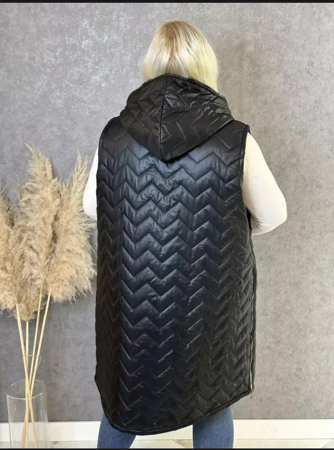 женская жилетка,жилет утепленный больших размеров удлиненный с капюшоном stark plus,жилетка на синтепоне,жилет утепленный fashion smart,демисезонная жилетка